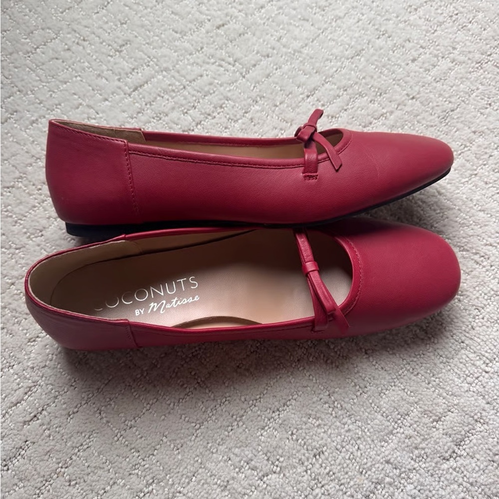 Coconuts by Matisse Women's Red Flats with Bow